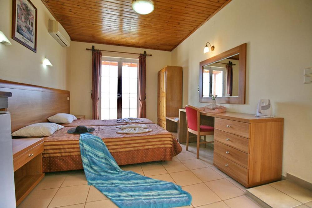 Anaxos Hotel Esterno foto
