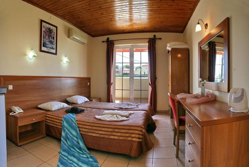 Anaxos Hotel Esterno foto